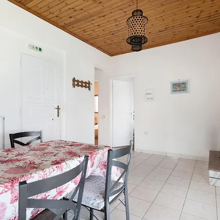 Appartement Theodoros *